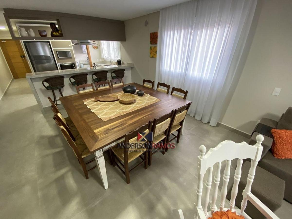1083 - Apartamento Com Vista Para O Mar Em Bombinhas Esterno foto